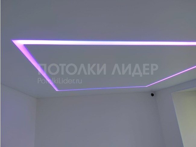 20.11.2023 - Квадрат из световой линии на натяжном потолке в спальной комнате