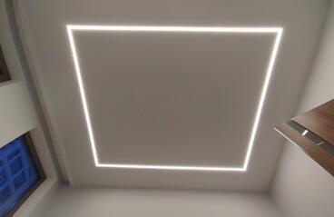 31.03.2023 - Матовый натяжной потолок со скрытым карнизом и световыми линиями в спальной комнате - Фотографии