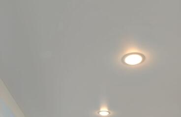 15.10.2023 - Белые-матовые натяжные потолки в санузле и коридоре - Фотографии