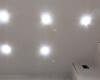 15.04.2024 - Простой белый-матовый натяжной потолок со светильниками в санузле - Фото №2