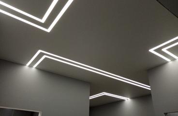 22.05.2020 - Натяжной потолок со световыми линиями в виде «абстрактных полос» - Фотографии