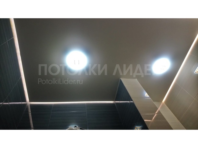 03.12.2019 - Парящий потолок с точечными светильниками в санузле