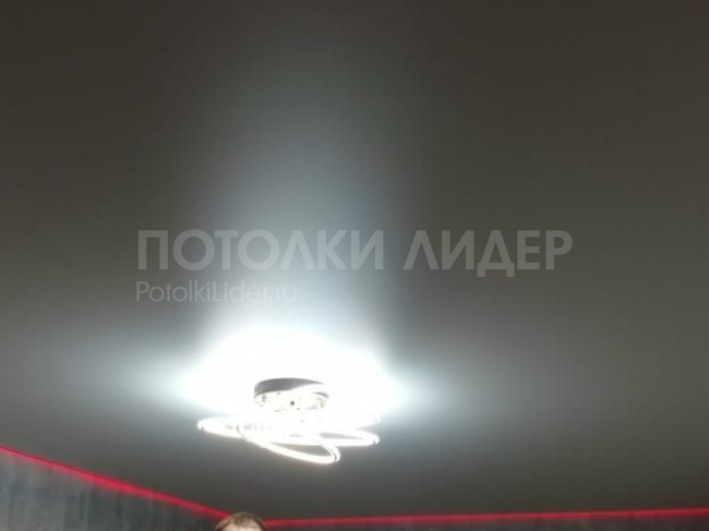 24.03.2020 - Парящий натяжной потолок с RGB-подсветкой и скрытым карнизом