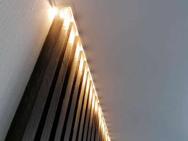 Натяжной потолок в  сочетании со стеновыми 3d панелями – Фото 2