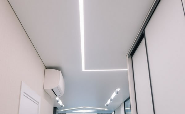 Натяжной потолок со световой линией LumFer - Фото 2