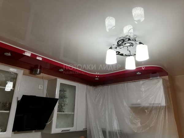 Двухуровневый натяжной потолок на кухне - «Волна» над кухонным гарнитуром. Цена от 37 000 руб.