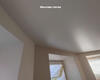 18.05.2023 - Простой белый матовый потолок с точечными светильниками и люстрой - Фото №13