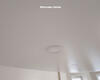 18.05.2023 - Простой белый матовый потолок с точечными светильниками и люстрой - Фото №14