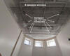 18.05.2023 - Простой белый матовый потолок с точечными светильниками и люстрой - Фото №2