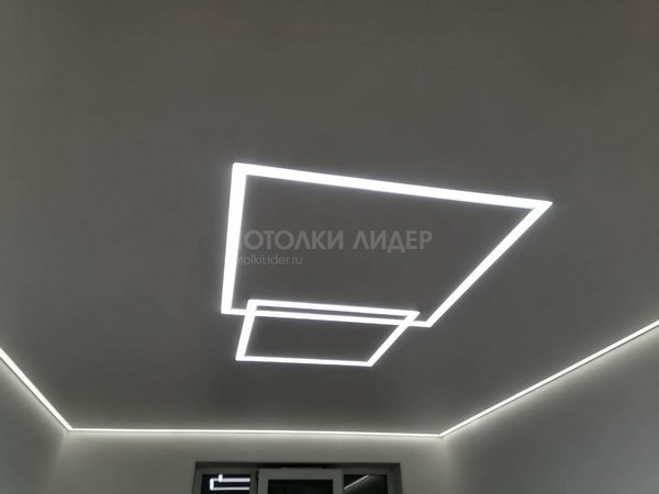 Световые квадраты на натяжном потолке – сцеплены гранями